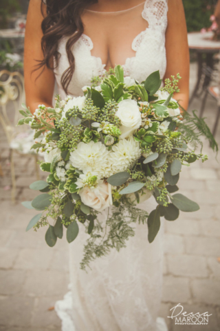 september wedding, september flowers, white bouquet