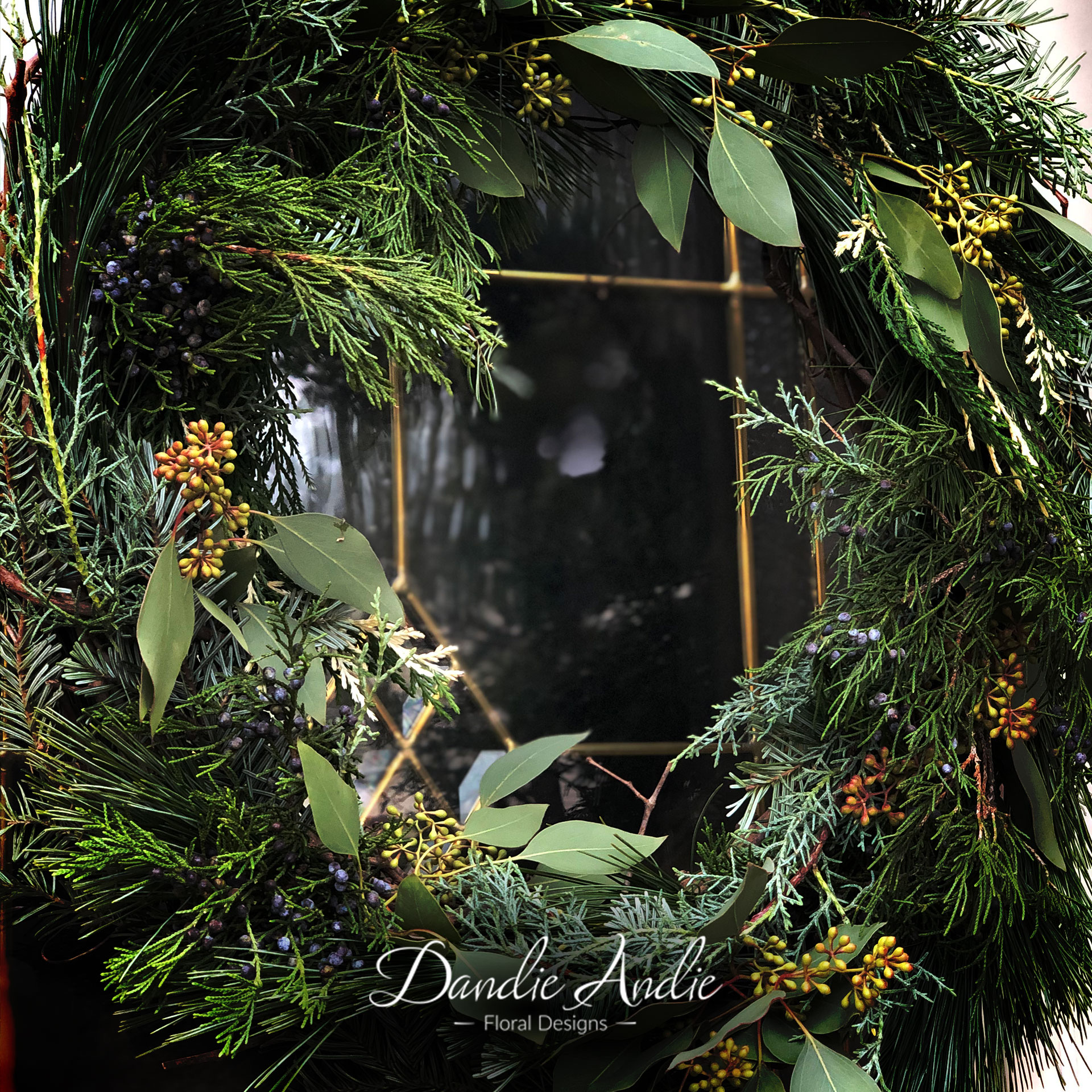 Holiday Decor – Urns & Wreaths